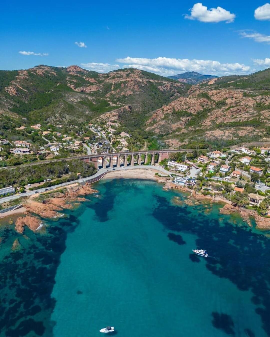 Petit Paradis Vue Mer- Plage Et Calanques A 3 Mn Saint-Raphaël Exterior foto